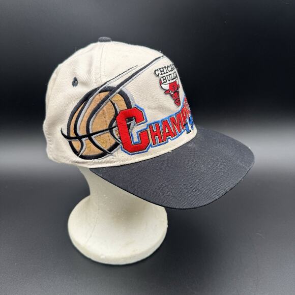 Vintage Chicago Bulls NBA 1996 Champions Logo Athletic Locker Room Snapback Hat - Picture 3 of 12